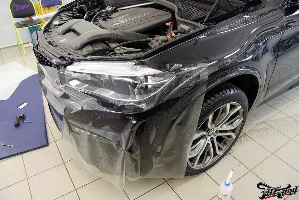 BMW X6. Антигравийная защита обвеса полиуретаном Suntek PPF.